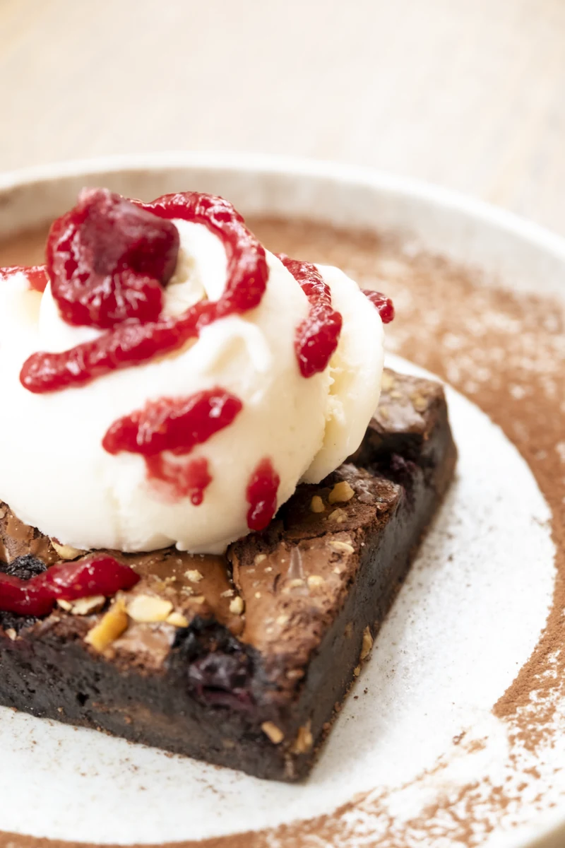 Brownie with ice cream
