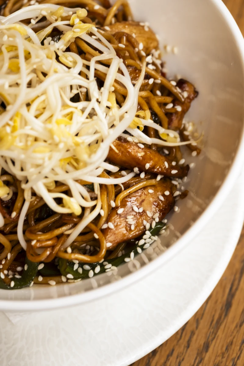 Beef noodles with bean sprouts